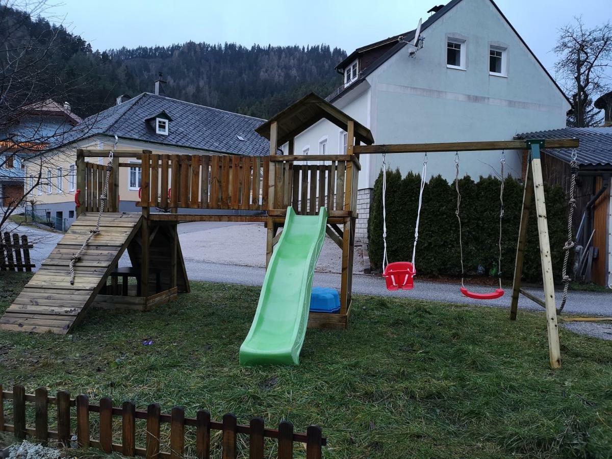 Hotel Gasthof Zum Falkenstein Schwarzau im Gebirge Esterno foto